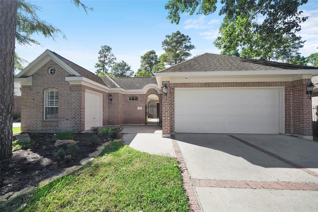 220 W Pines Drive The Woodlands  - RE/MAX The Woodland & Spring 